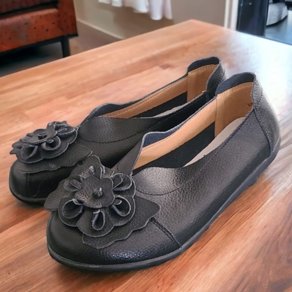 EURO HAND STITCHED Black Leather Flats 9.5 10 Floral Bubble Loafers Lagenlook - Picture 3 of 16